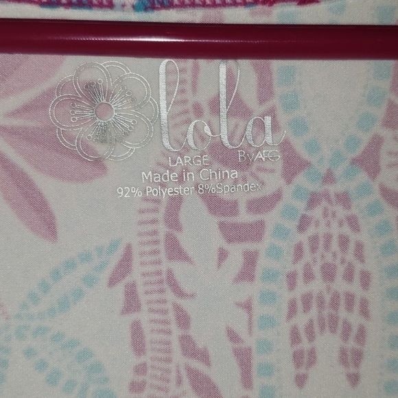 Lola By AFG Knee Length V-Neck Light Weight Dress - Picture 2 of 4